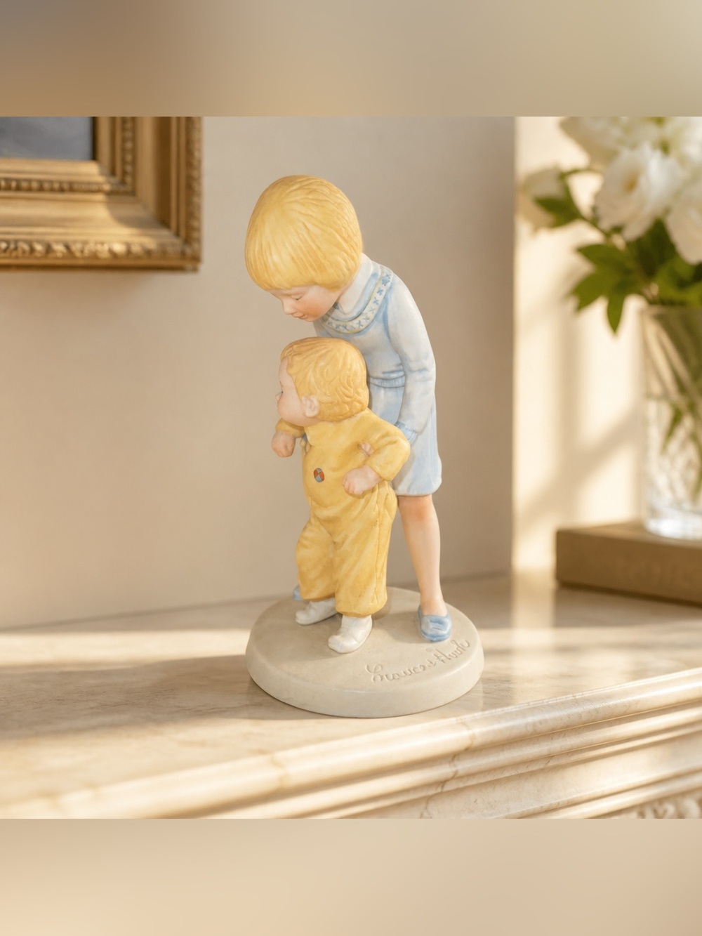 VTG 1980 HELPING HANDS Siblings Figurine A Child's World by Frances Hook MINT
